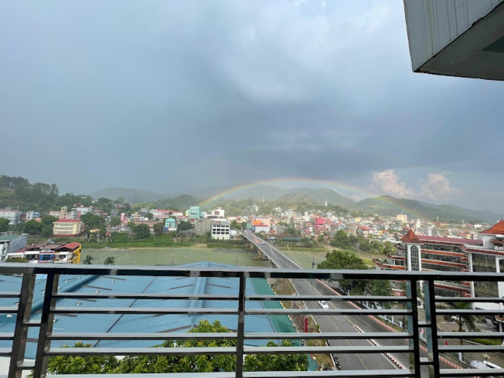 Hoa Viet Hotel Cao Bang Buitenkant foto
